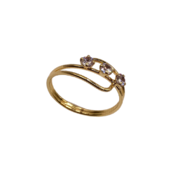 Anel Dourado com Três Zircônias